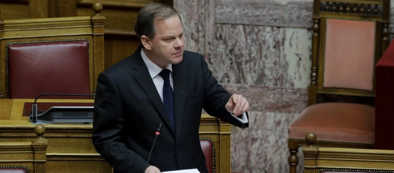 Κ.Καραμανλής: «Από τη Δευτέρα πυκνώνουν τα δρομολόγια - Δύο επιβάτες στα ταξί»